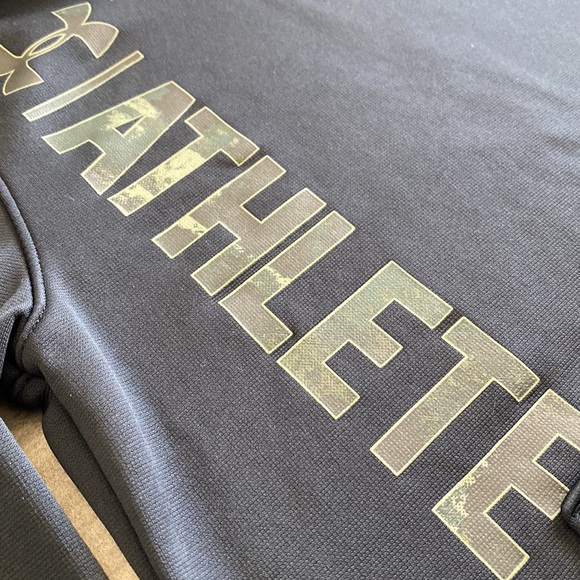 Boys Under Armour Black Hoodie/Pullover with Camo Athlete Graphic - Picture 4 of 6